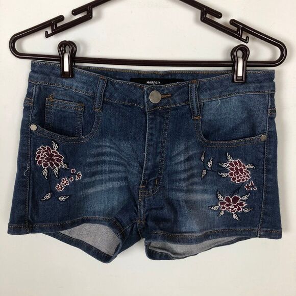 Harper Floral Embroidered Shorts - Picture 2 of 6